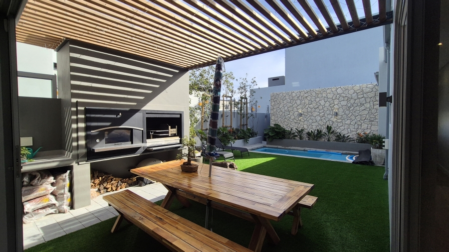 4 Bedroom Property for Sale in Sandown Western Cape